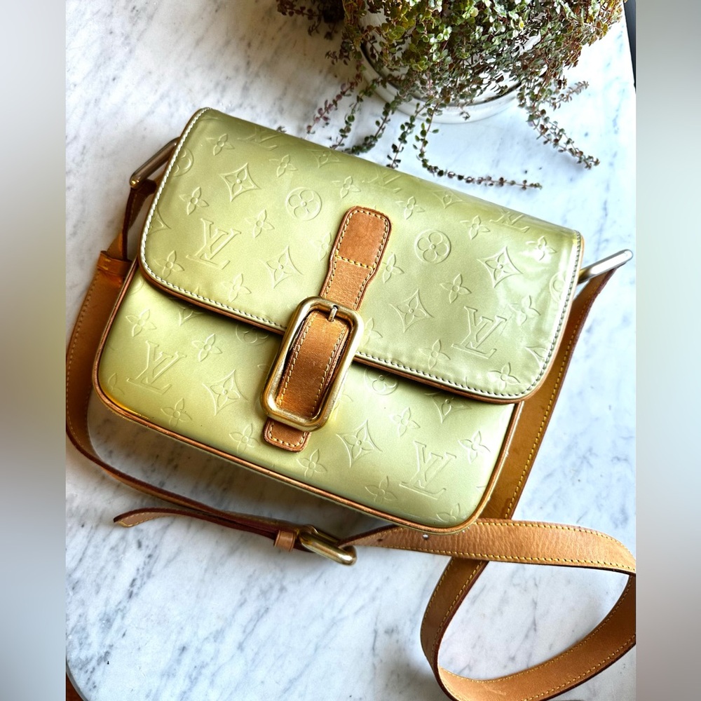 Louis Vuitton Vintage 😍 Christie GM Vernis Crossbody Authentic